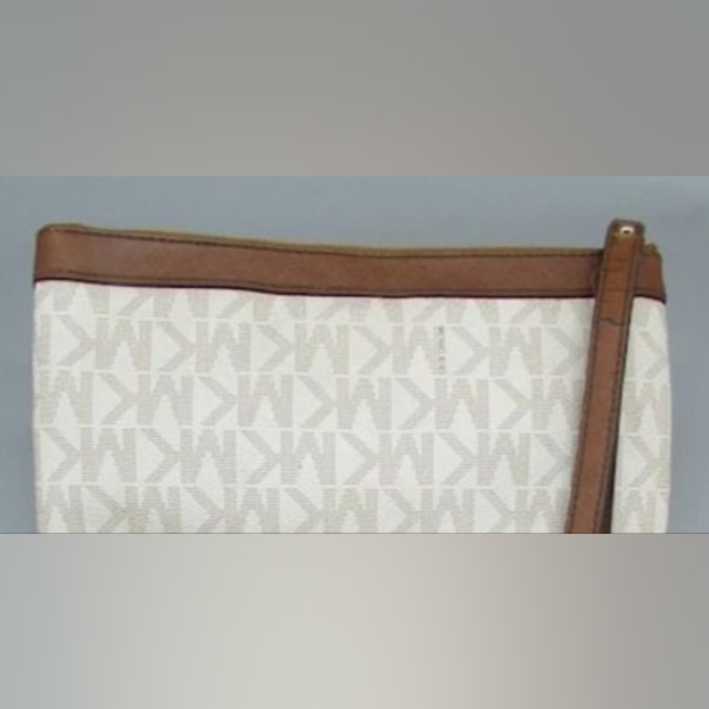 Vintage Michael Kors signature monogram logo leather white wristlet - Picture 7 of 16